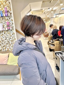 ネオリーブアイム 横浜西口店(Neolive aim) 大人可愛い束感 耳掛けひし形小顔丸みショートボブ【近藤】横浜