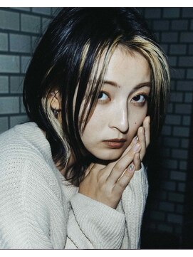 ボタニカ(Botanica) イヤリングカラー　ニュアンスカラー　外ハネボブ　30代