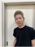 金髪スパイキーショート