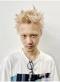ホワイトベージュ×スパイキーショート