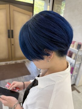 オールバイオー(Owl by oOo) 濃いめブルーハンサムショート