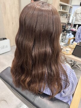 ヨロ(YoLo.) 波巻きヘア