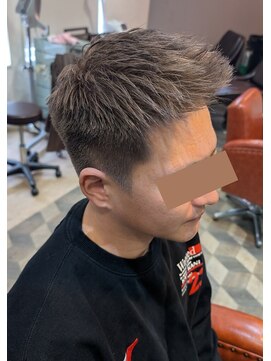 ソル(sol) ワンブリーチで作るベージュカラー×刈り上げ