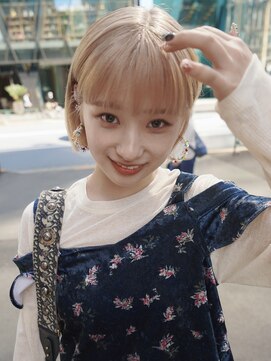 ピークアブー 原宿ハラカド(PEEK-A-BOO) ホワイトブロンド/ブロンドヘア/ミルクティーブロンド/金髪ボブ