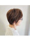 ショートボブ×白髪ぼかしハイライトカラー