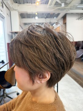 ルーファス 恵比寿 渋谷(Ruufus) 40代50代60代 大人耳かけショートボブ 2603
