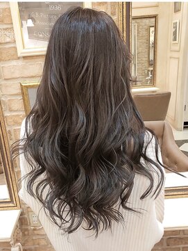 アリーシャ バイ アルティナ(Alisha by artina) セクシーロング×アッシュグレー【Alisha相模大野】