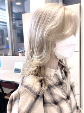 リリー(Lilley) 【Lilley 稲永麻衣】ブロンドカラー＋レイヤー 天神/今泉