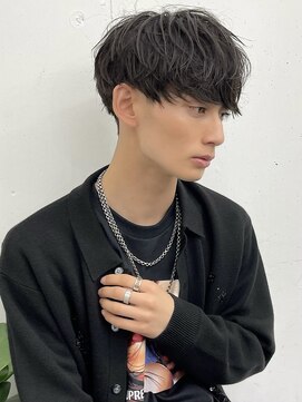 アーリー(Ali'i) 束感ショートツーブロックマッシュソフトツイストパーマ