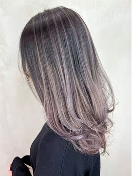 ディーバ 藤沢(D.I.E.V.A) 10代20代30代艶髪ホワイトピンクパープル大人レイヤーセミロング
