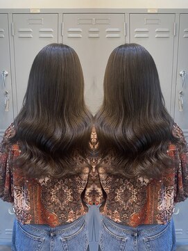 プレシャスバイプロデュース(precious by Produce) 艶オリーブグレージュ[町田／町田駅/町田駅前店/学割U24/JR町田]