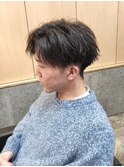 刈り上げショートセンターパート縦落ちパーマ