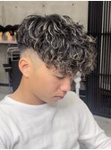 スペインカール　ツイストスパイラル眉カットメンズパーマ