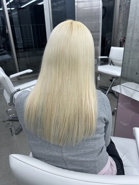 エヌアイ オモテサンドウ(ni omotesando) ツヤツヤブロンド♪ ハイトーンロング ブリーチカラー