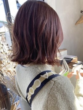 アム(am) グレージュ切りっぱなしボブ前髪ありミニボブミルクティベージュ