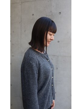 エヴリィ(every) 切りっぱなしボブ暗髪【大阪/梅田/中津】