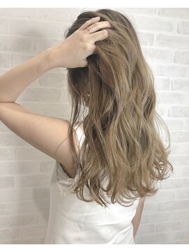 アヴァンス 京橋店(AVANCE) 外国人風お肌に合わせたブロンドベージュ!