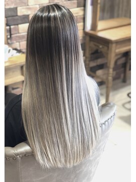 ホワイト 伊勢崎(WHITE) 黒染め歴から外国人風バレイヤージュ☆ホワイトシルバー☆