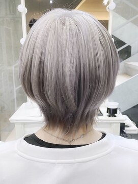 デイズ(days) 30代.40代,50代 マニッシュ丸みショート 大人ボブ 原宿表参道