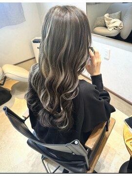 リアン(Lien) 【Lien吉井】 ハイライトカラー グレージュ