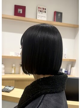 シアン 矢場町店(CYAN.) 艶カラー×ストレートボブ