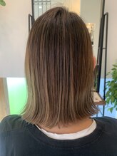 マヌ ア マヌ(manu a manu) 外はねミディアムボブ