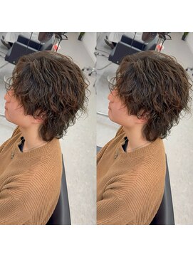 ブライト(BRIGHT) センターパートツイストスパイラルパーマ