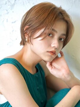 ロミー 本厚木(ROMMY.) 20代～50代◎小顔フェザーショート◎ブリーチベージュ本厚木