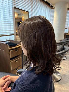 ヘアリゾート粋 トゥジュ 池袋東口店(tujuh) 暗めカラー/ブラウン/艶髪ウェーブ/ミディアム