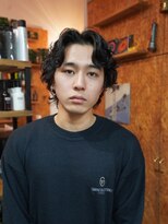 ノラ カマクラ(NORA kamakura)&nbsp;サーフカールニュアンスパーマ縦落ちスパイラルメンズミディ