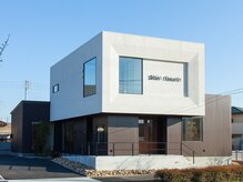 【空間・コンセプト】広々駐車場完備でストレスフリー◎平日午後は優雅に過ごすリラックスタイム