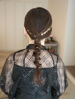 ツキ(TUKI)&nbsp;ヘアアレンジ【編みおろし】