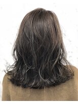 アリュウル 表参道 青山(Allure)&nbsp;切りっぱなし×グレージュハイライト Allure 千葉英樹