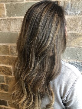 ディア(Dear) 定番のバレイヤージュ