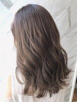 【Zina 銀座中央通り】透明感×波巻きヌーディベージュ