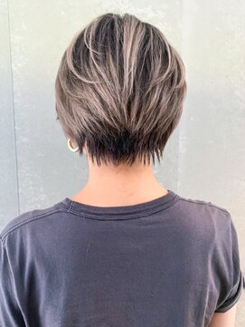 アイティーバイアルバム 八王子店(IT by ALBUM) シャドールーツショート_くびれヘアビタミンカラー_ba337542