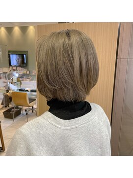 アパルトメント ジェシカ(l'appartement de Jessica) ハイトーンベージュ