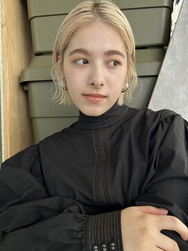 ワク(WAKU) ハイトーンボブ　オリーブベージュ　デザインカラー