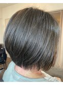 ショートボブ