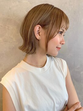 トルネード(TORNADO) 眉上バングでヘルシー顎ライン切りっぱなしボブ ショートボブS82