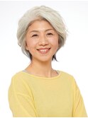 60代グレイヘアの方に◎遊び心のあるアシンメトリーショート