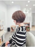 丸みのあるショートボブ×モーヴベージュ
