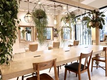 カナン(CANAAN)の雰囲気（広々とした落ち着いた店内です◎[レイヤーカット/カラー]）