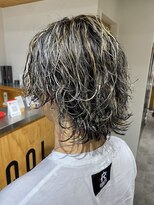 クオル 立川(QOL) ハイライトサーフカール無造作パーマセンターパート