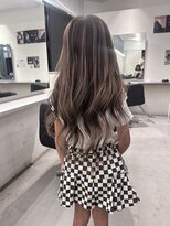 キング 枚方店(K!ng)&nbsp;ハイライトカラーミルクティーベージュレイヤーカット