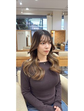 リングバイモアムー(Ring by Moremuu) くびれ巻きレイヤーカット韓国巻き