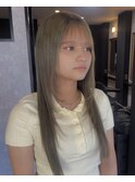オリーブベージュ