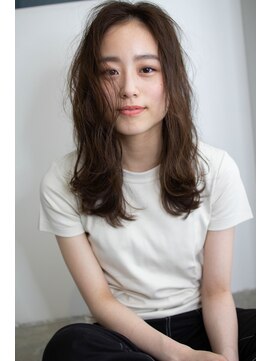 アコロン(acoron) 小顔カット_センシュアルショート_インナーカラー_スパイラル