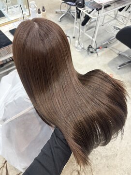 クム(kumu) ◎ブリーチなし透明感ベージュレイヤーロング大人美人