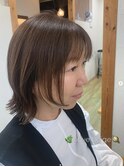 オリーブベージュ